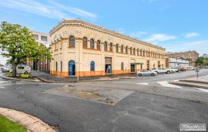 STUNNING COLONIAL DOUBLE STOREY BRICK COMMERCIAL BUILDING - FLOOR AREA APPROX 1000M2 -  IN THE HEART OF ROCKHAMPTON'S  CBD