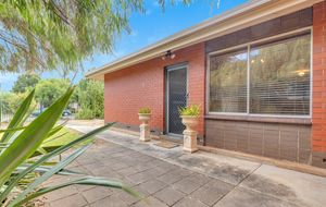 PERFECT OPPORTUNITY FOR FIRST HOME BUYERS & DOWNSIZERS & INVESTORS & SET IN A GREAT LOCATION