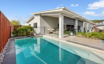 *** NEAT AS A PIN SUBLIME DESIGNER HOME BOASTING SPARKLING POOL, WIDE SIDE ACCESS & 2 SEPARATE LIVING AREAS! *